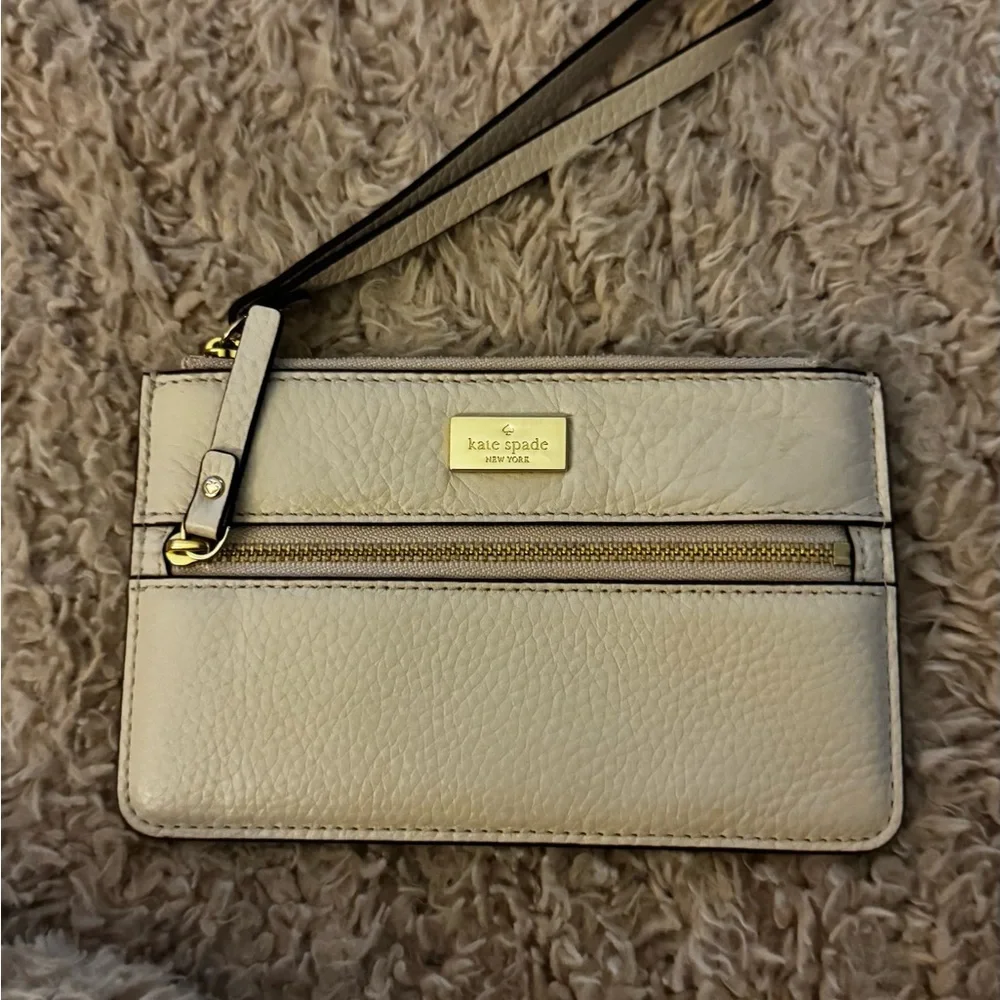 Kate Spade Light Gray Leather Wristlet